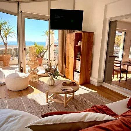 L Indecent Apartment *