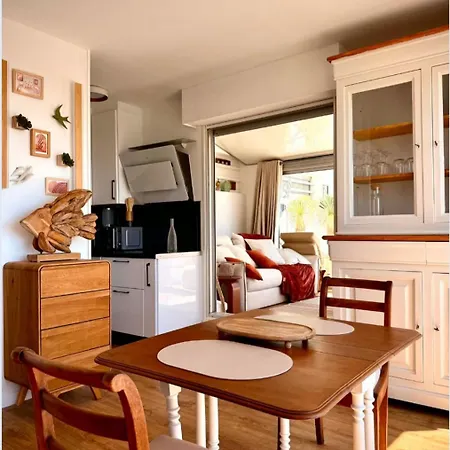 Apartment L Indecent *